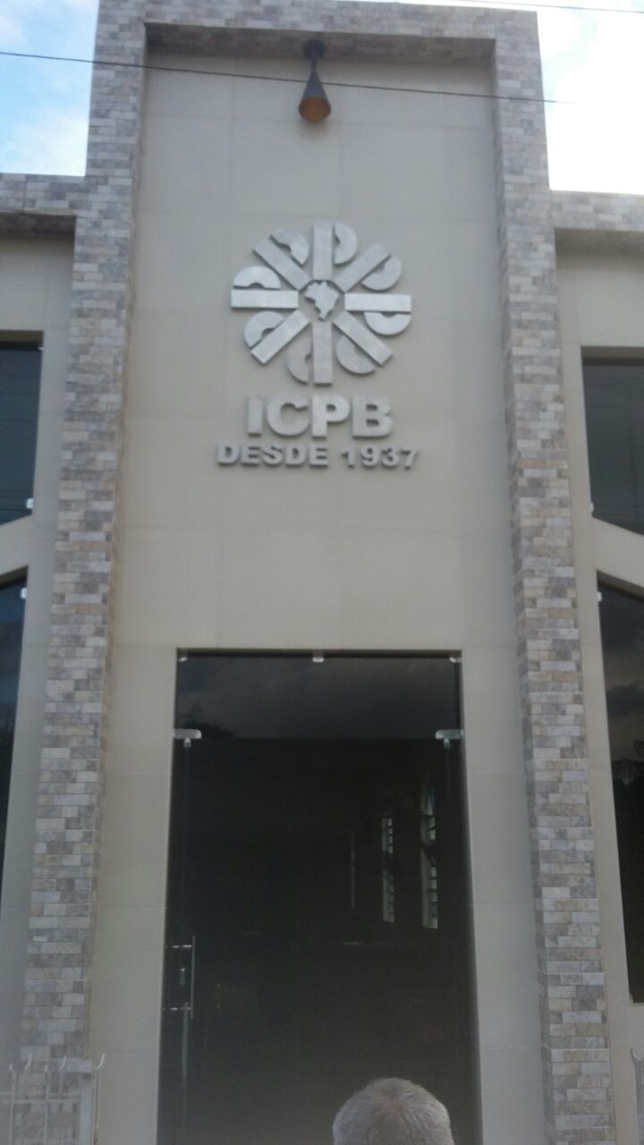 Letreiro de aço inox produzido para ICPB Recife